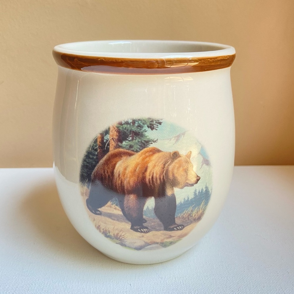 National Wildlife Federation heavy ceramic crock planter with bear VINTAGE